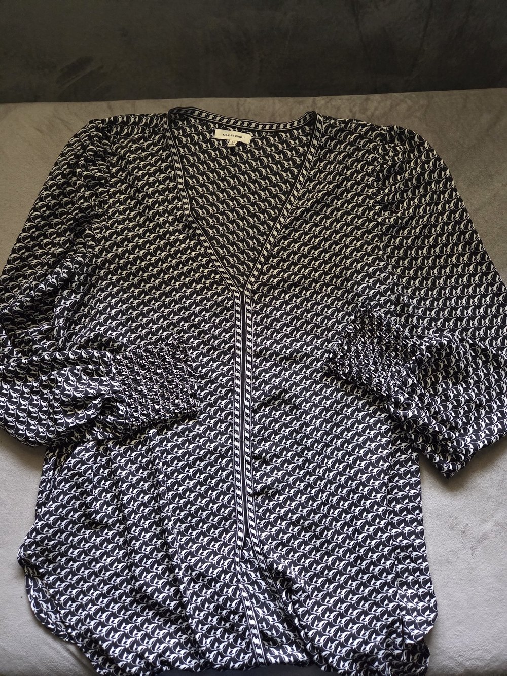 Max Studio Black and White Printed Top